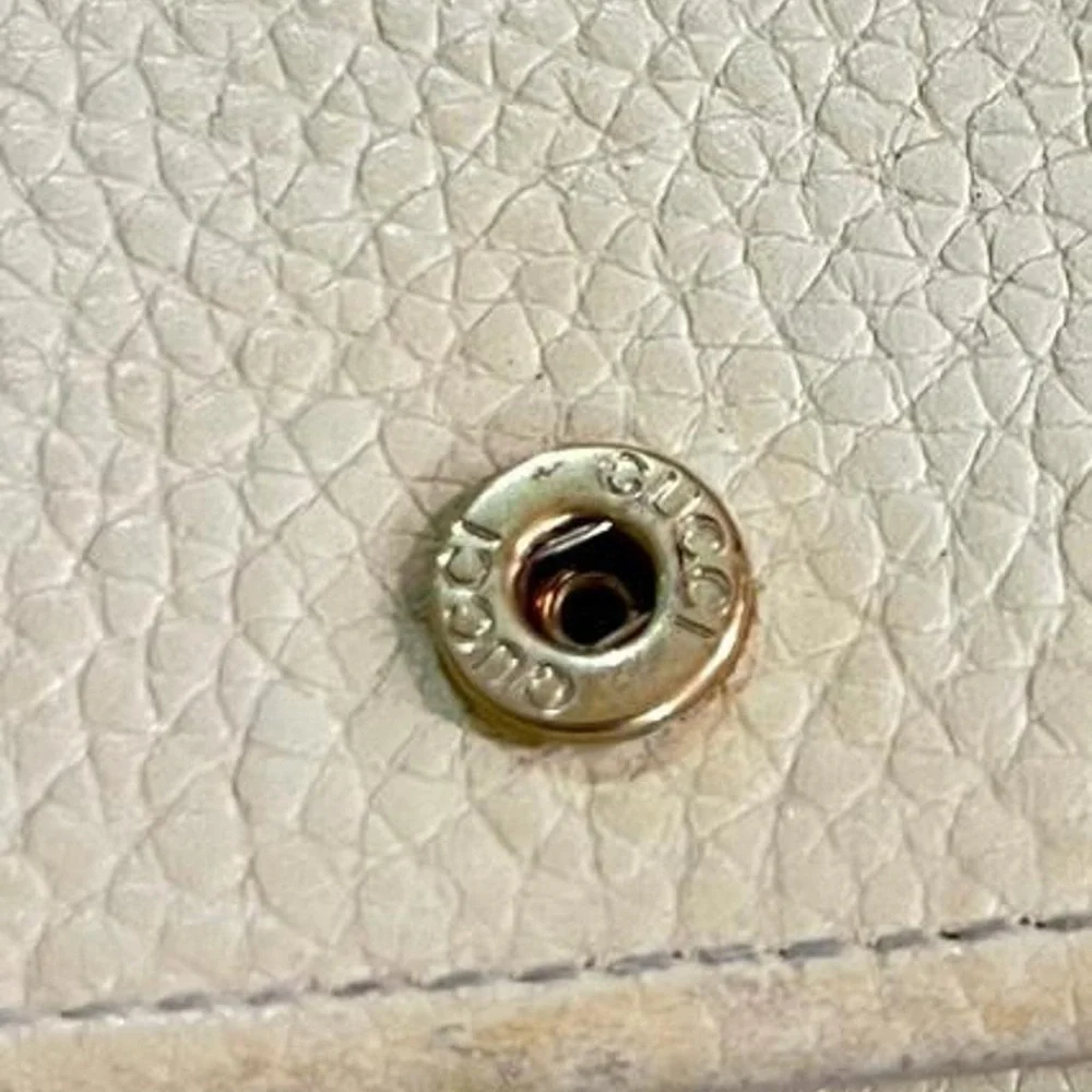 Gucci Ivory Leather Crossbody with Chain - Picture 3 of 16